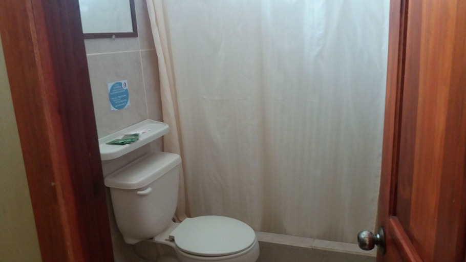 Bathroom 5, Hotel Piedra del Mar, Puerto López