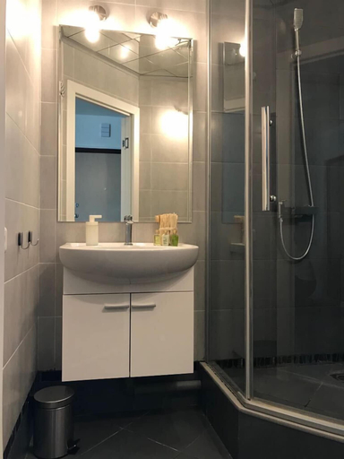 Bathroom 3, Inndays on Kakhovka street, South-Western
