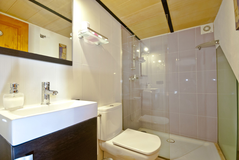 Bathroom, Finca Can Xavi, Baleares