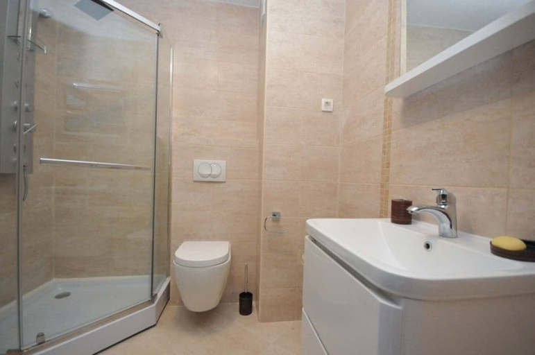 Bathroom 4, One Bedroom Apartment Centar C9