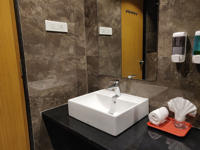 Bathroom 4, Sai Neem Tree Hotel, Ahmadnagar