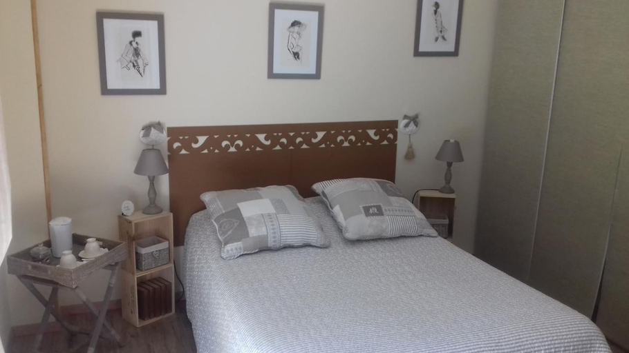 Bedroom 5, Du Côté de Lacoume, Hautes-Pyrénées