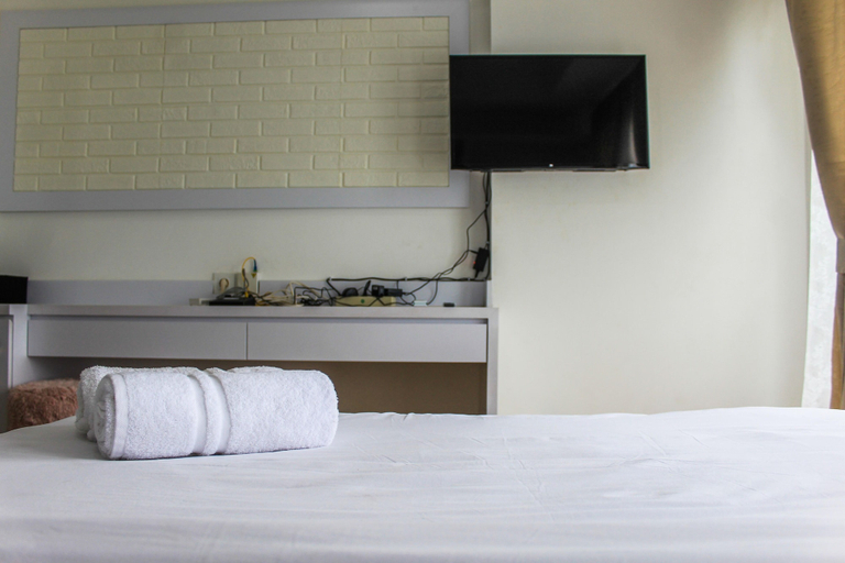 Bedroom 2, Stylish Studio Casa De Parco Apartment By Travelio, Tangerang