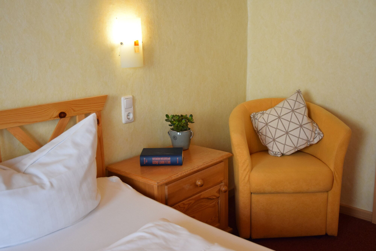 Bedroom 3, Hotel-Restaurant Steigerwaldhaus, Neustadt an der Aisch-Bad Windsheim