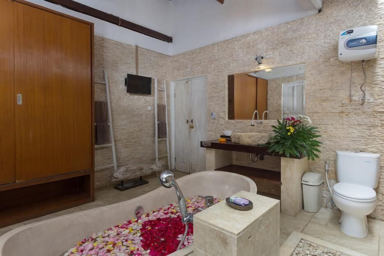Bathroom 5, Villa Dewi, Badung