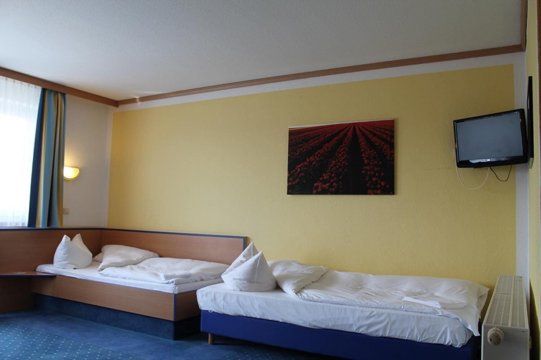 Bedroom 4, Sleep & Go Hotel Magdeburg, Magdeburg