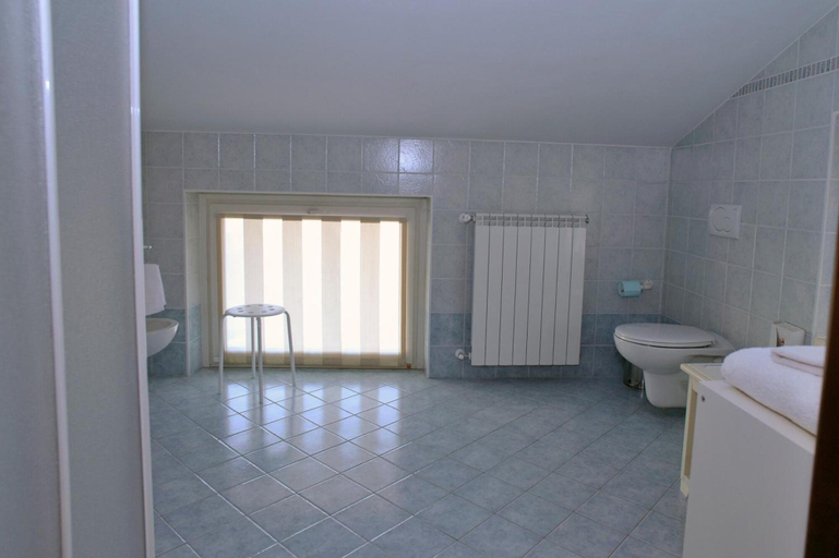 Bathroom 5, Il Borgovecchio Hotel Ristorante, Asti