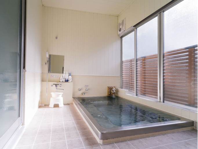 Bathroom 4, Ohgutekohan Shirasagisou, Shimojō