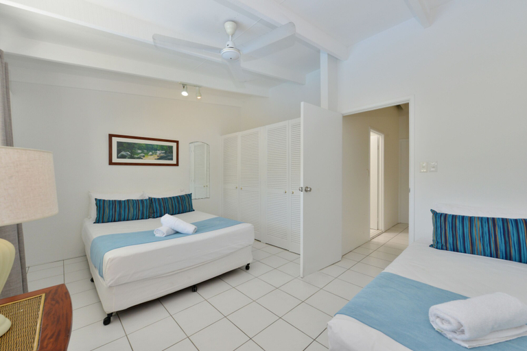 Bedroom 3, Seascape Holidays – Beachfront Terraces, Douglas
