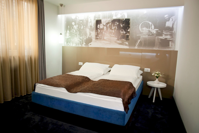 Bright Serviced Apartment With Breakfast bar, Sarajevo