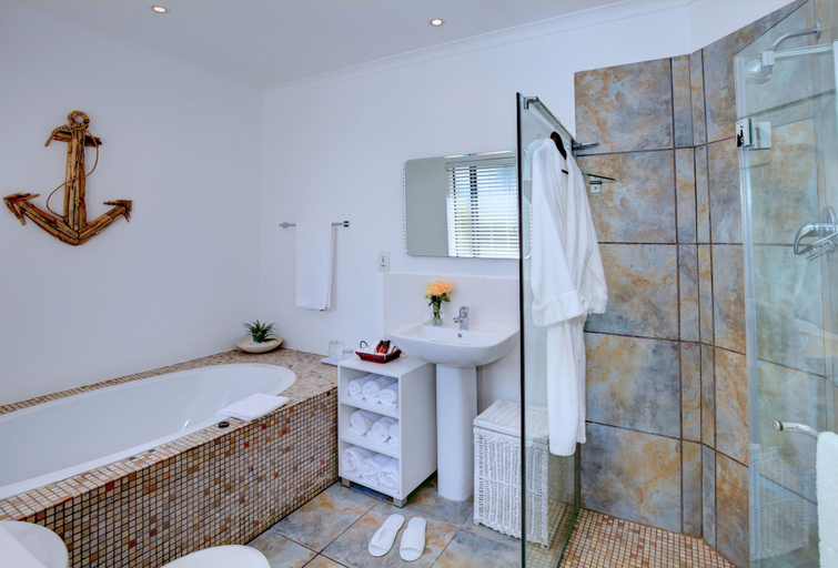 Bathroom 5, Linkside 2, Eden