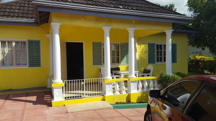 Exterior & Views 2, Ocho Rios Almond Tree Villas