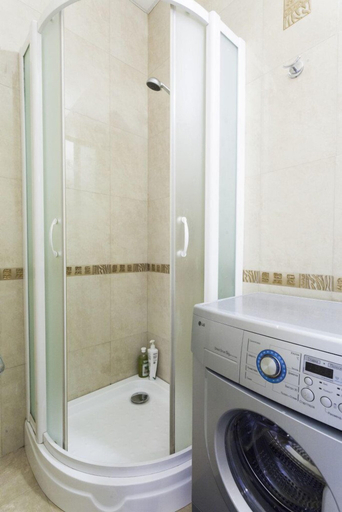 Bathroom 4, RentalSPb white on Rubinsteina, Sankt-Peterburg gorsovet