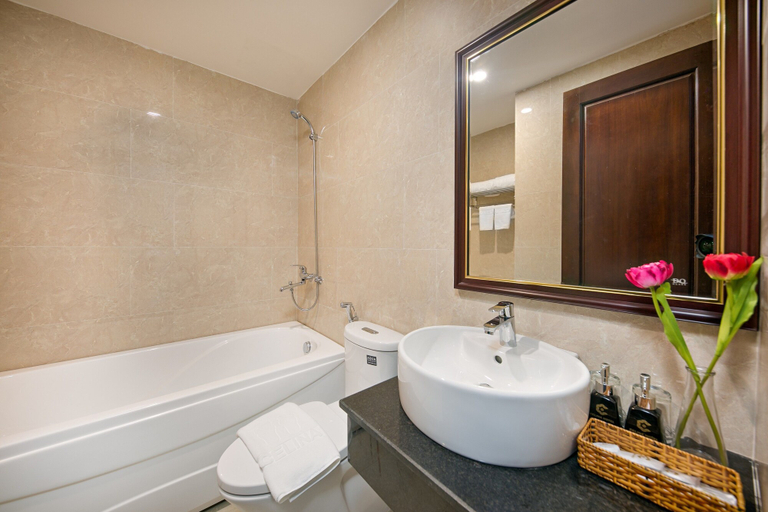 Bathroom 5, Celina Hotel & Apartment, Da Nang