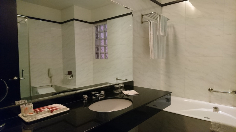 Bathroom 5, Taipei International Hotel, Taipei City