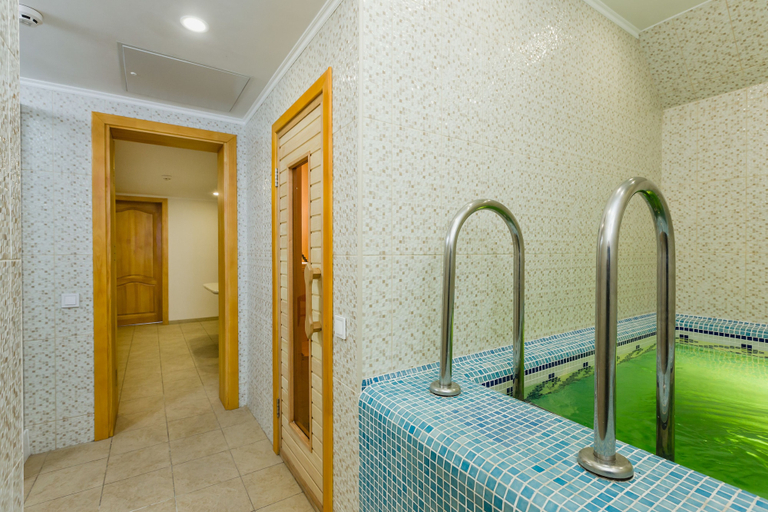 Bathroom 4, Onovo, Darnyts'kyi