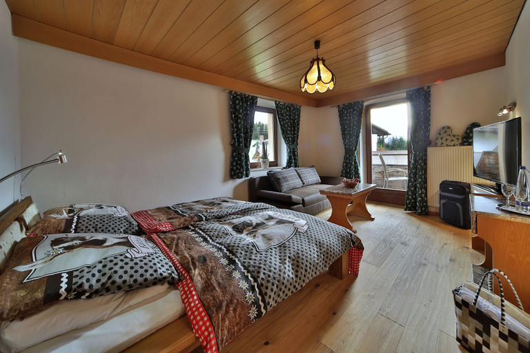 Bedroom 2, Osserhotel, Cham