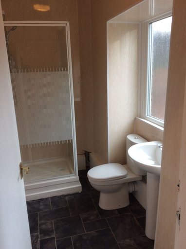 Bathroom 2, The L6 Guest Rooms, Sefton
