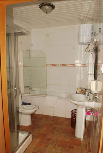 Bathroom 4, Airside Hotel, Accra