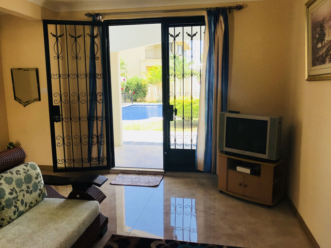 Others 5, Villa Emax