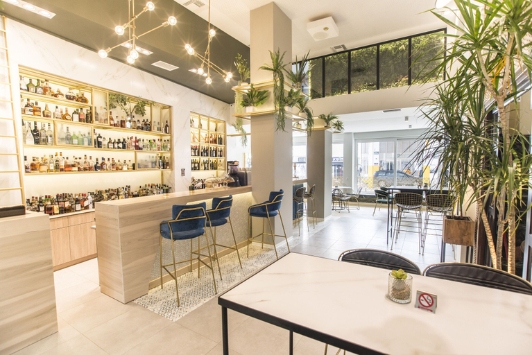 Food & Drinks 5, John's Hotel, Central Greece
