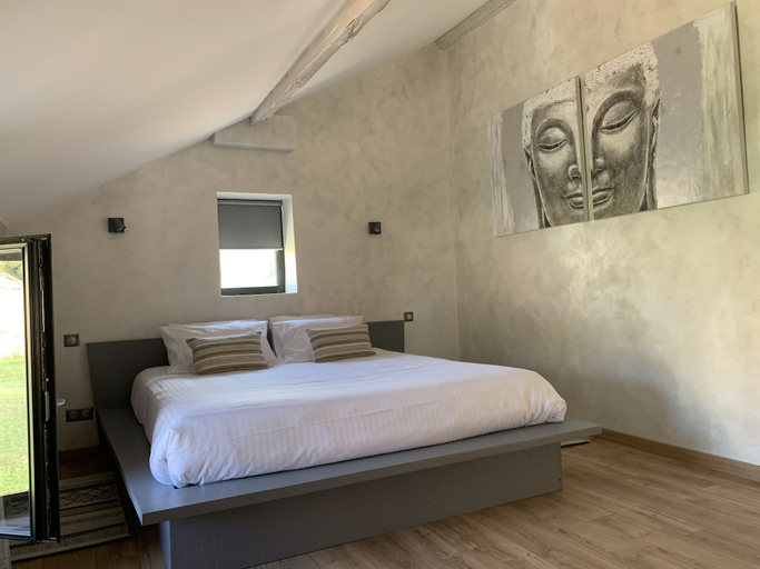 Bedroom 2, Le Mas aux cedres, Vaucluse