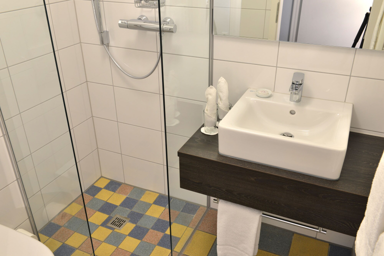 Bathroom 4, Uhu Gästehaus, Köln
