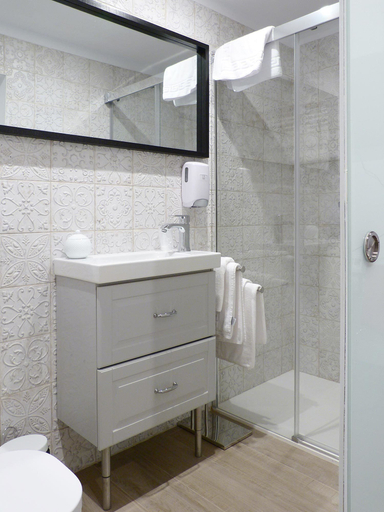 Bathroom 4, Pensión Lo Bilbao, Vizcaya
