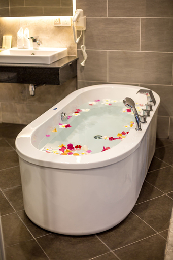 Bathroom 4, Kep Bay Hotel & Resort, Kaeb