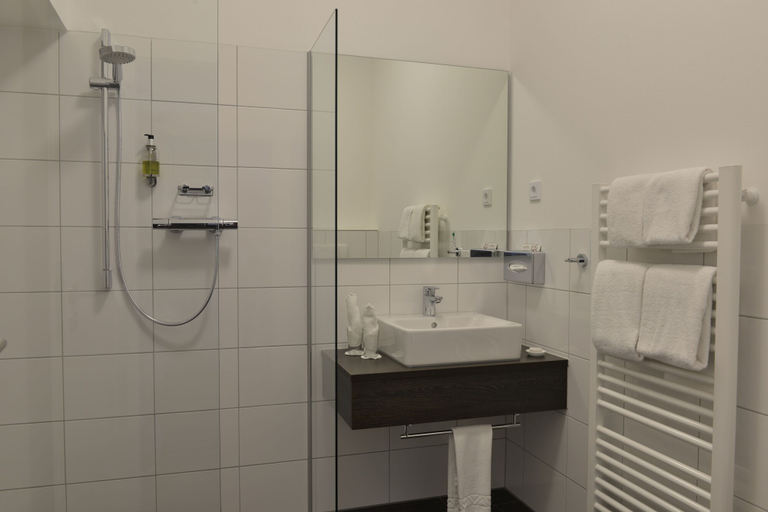 Bathroom 4, Uhu Gästehaus, Köln