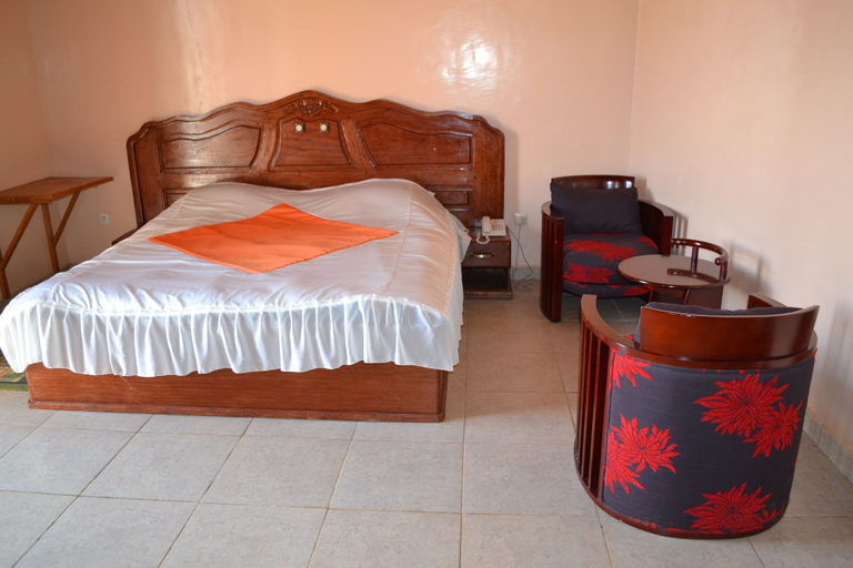 Bedroom 2, Hotel de Malte, Menoua