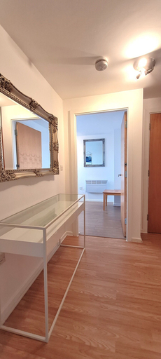 Others 5, Lovely 1 bedroom apartment with a view, Sefton