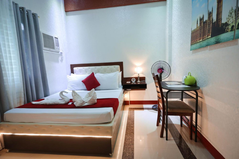Bedroom 3, Elizabeth Hotel, Pili