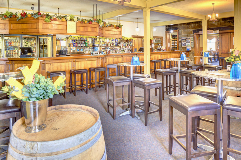 Food & Drinks 5, The Richmond Arms Hotel, Clarence