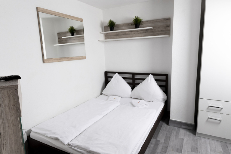 Bedroom 3, Hotel Stern, Stuttgart
