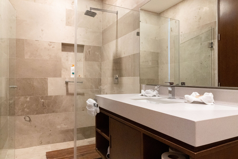 Bathroom 4, Cruz con Mar by Playa Paradise, Cozumel