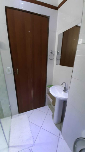 Bathroom 4, Mares de Camburizinho, São Sebastião