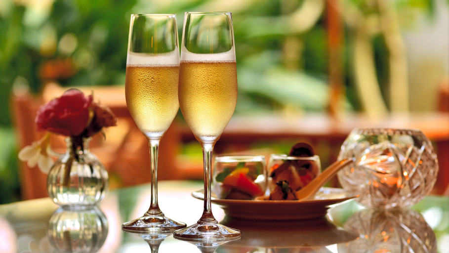 Food & Drinks 16
