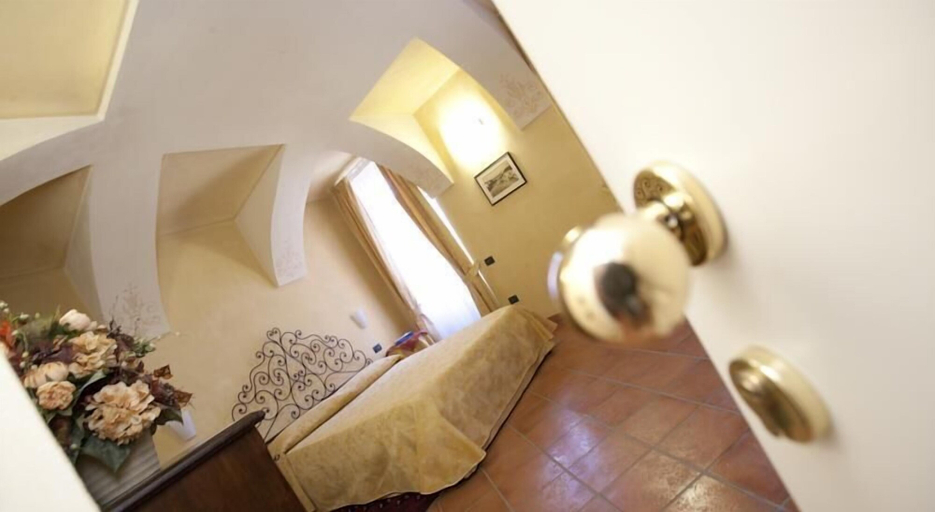 Bathroom 4, Palazzo di Mezzo, Cuneo