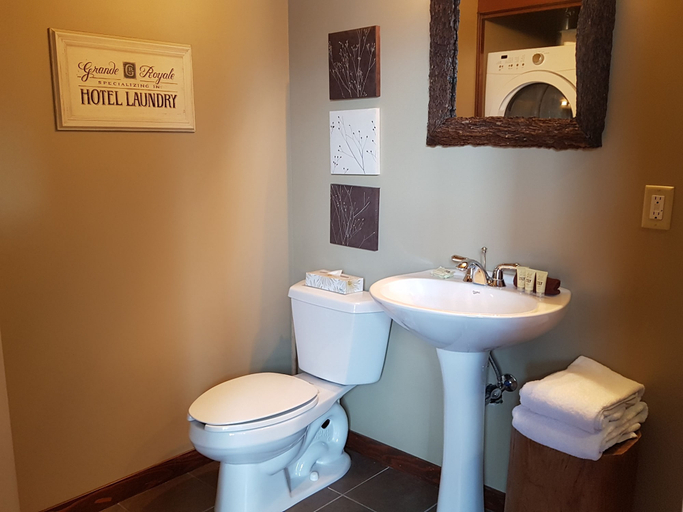 Bathroom 5, PRC Annex - Pet Friendly, Division No. 15