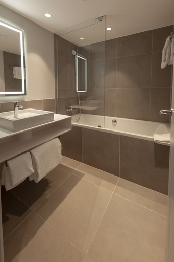 Bathroom 4, Novotel Regensburg Zentrum, Regensburg