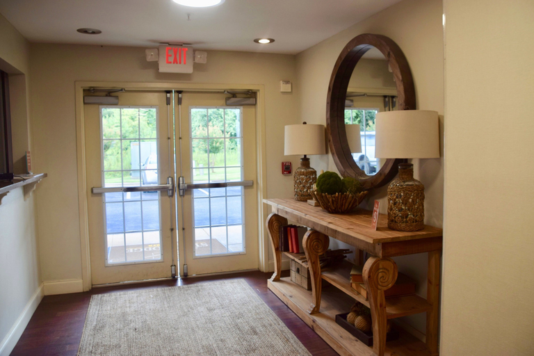 Others 5, Stay Plus Extended Stay Suites, Lee