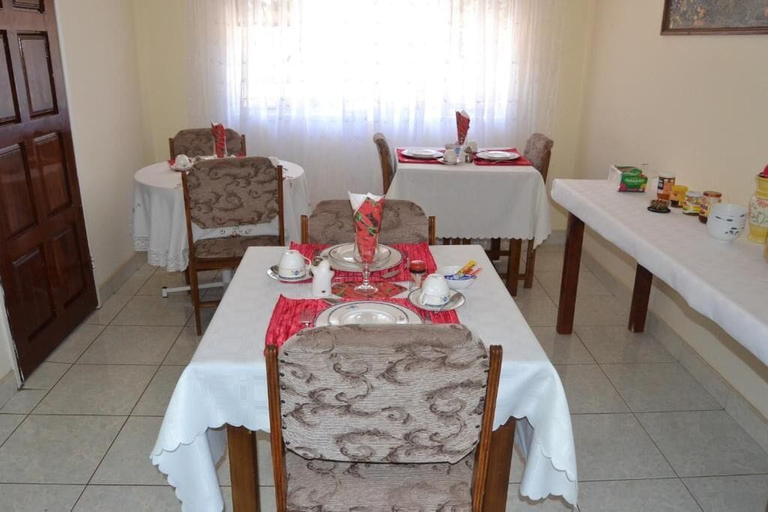 Food & Drinks, Ebuhleni Guest Lodge, Bulawayo