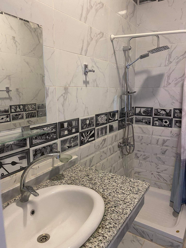 Bathroom, Senmut Luxory Apartments, Luxor