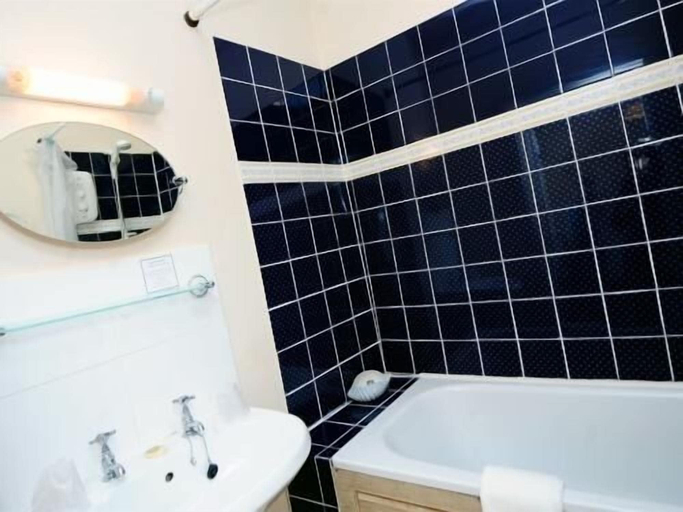 Bathroom 3, The Driftwood Spars, Cornwall