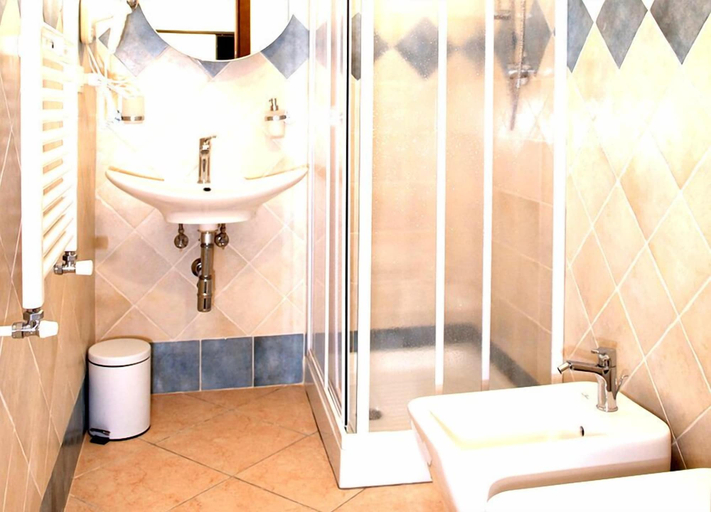 Bathroom 3, Il Nespolo Fiorito, Nuoro