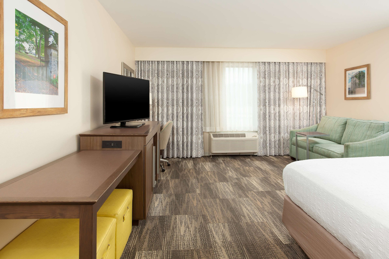 Bedroom 3, Hampton Inn & Suites Niles/Warren, Trumbull