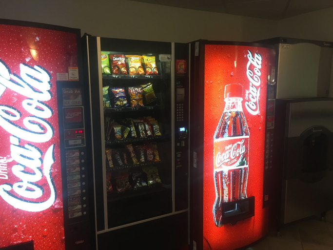 Food & Drinks 5, Super 8 by Wyndham Vermilion AB, Division No. 10