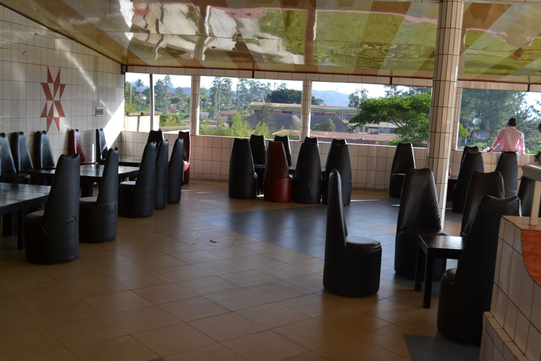 Food & Drinks 4, Hotel de Malte, Menoua