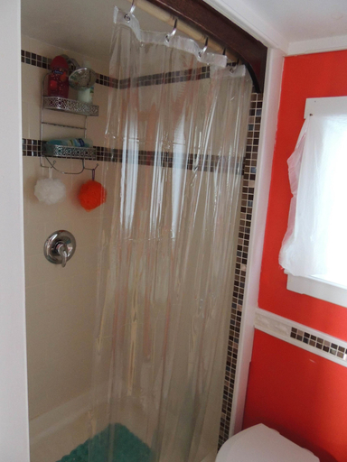 Bathroom 3, MV GiaMaria, Henrico